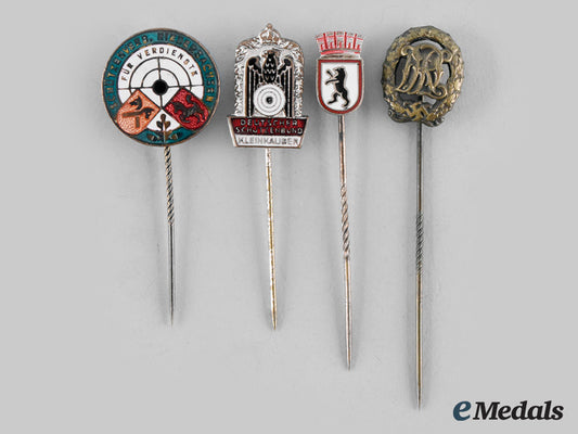 germany,_third_reich._a_lot_of_membership_stickpins_c20_00543_1