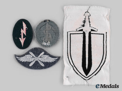 germany,_wehrmacht._a_lot_of_uniform_insignia_c20_00586_1
