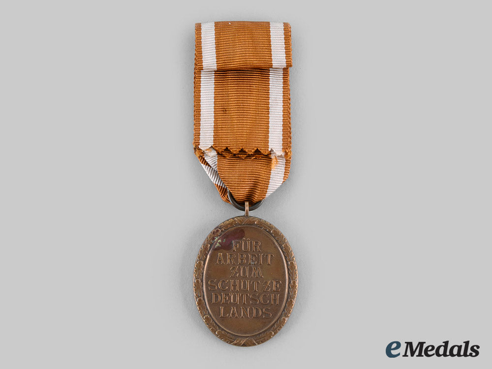 germany,_wehrmacht._a_west_wall_medal_c20_00588_1