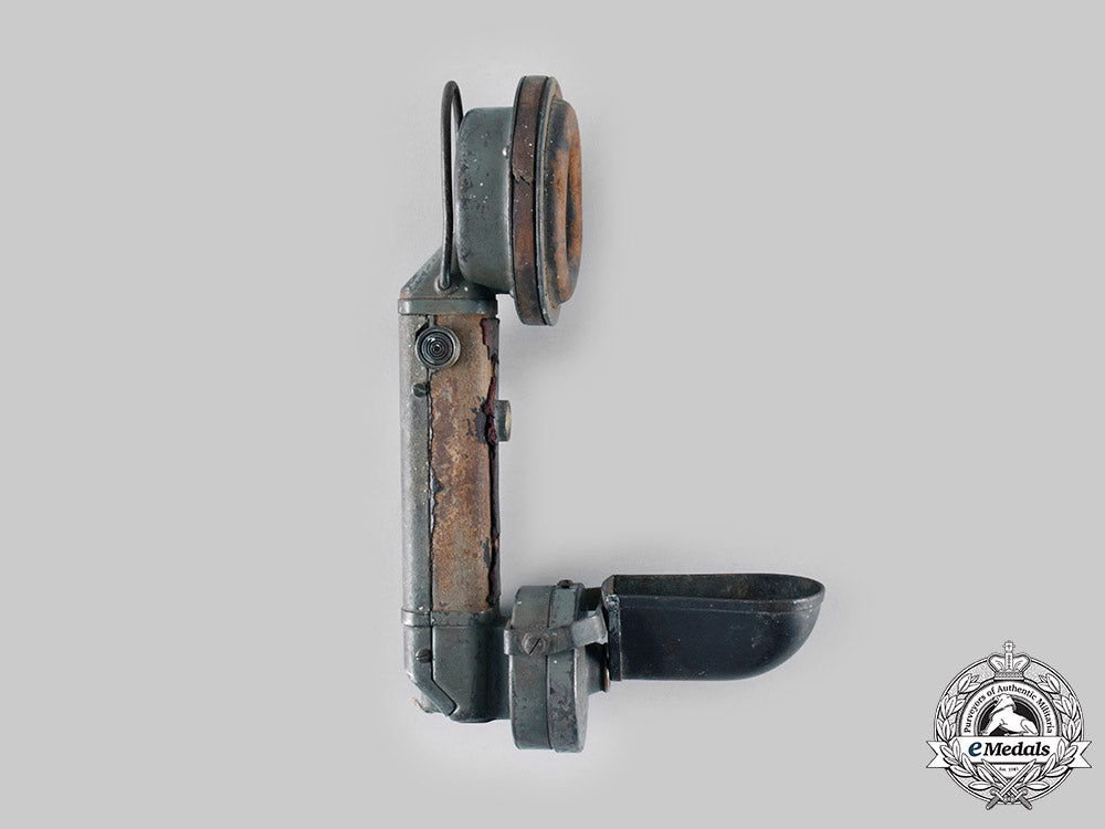 germany,_imperial._a_itd2_army_infantry_field_telephone_by_siemens&_halske,_with_case,_c.1913_c20_01014_2_1