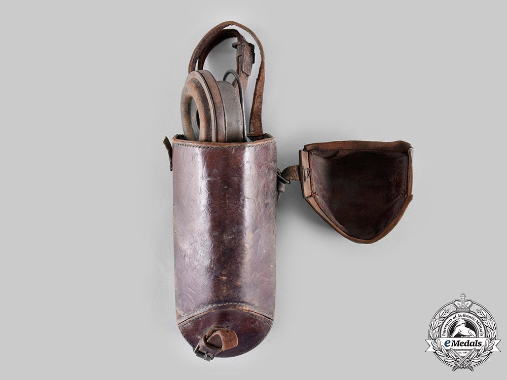 germany,_imperial._a_itd2_army_infantry_field_telephone_by_siemens&_halske,_with_case,_c.1913_c20_01016_2_1