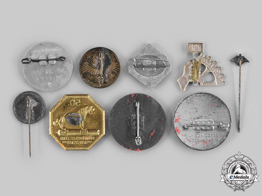 germany,_third_reich._a_lot_of_badges_and_stick_pins_c20_01051_1