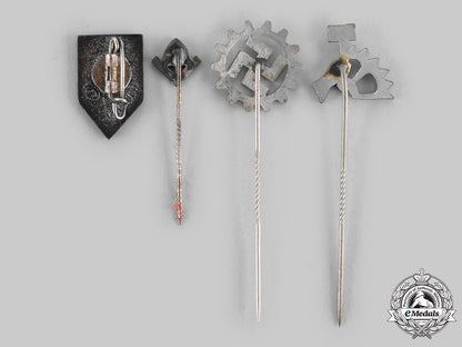 germany,_third_reich._a_lot_of_membership_badges_and_stick_pins_c20_01053_1_1