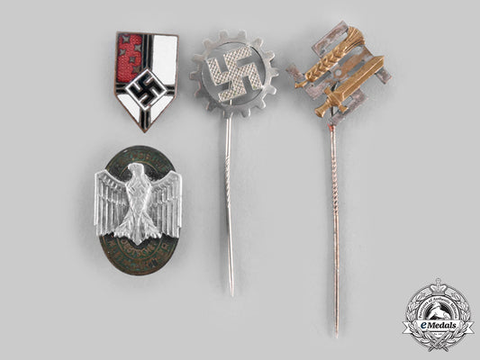 germany,_third_reich._a_lot_of_membership_badges_and_stick_pins_c20_01054_1