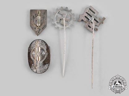 germany,_third_reich._a_lot_of_membership_badges_and_stick_pins_c20_01055_1
