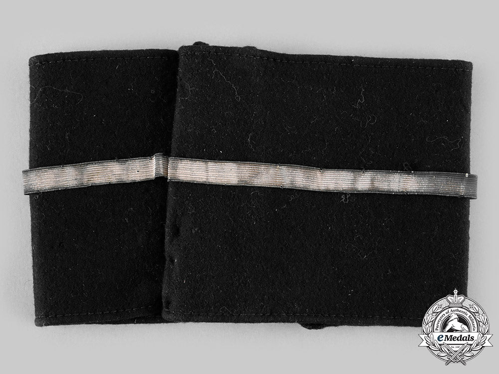 germany,_nsrkb._a_national_socialist_reich_warrior_league_member’s_armband_with_silver_honour_badge_c20_01201