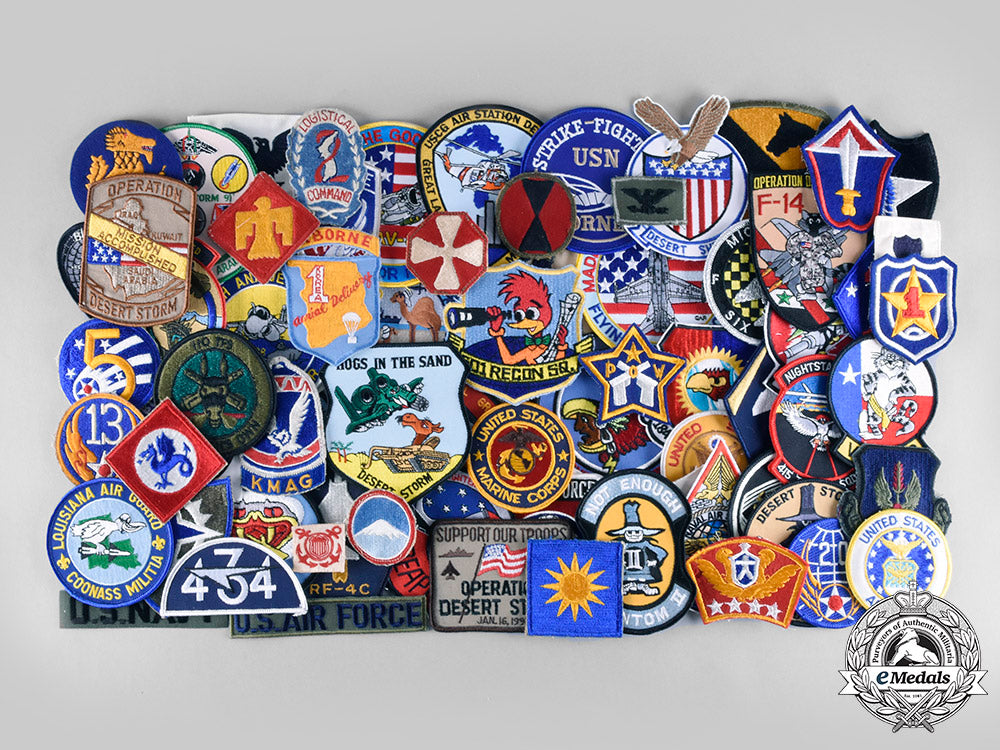 united_states._a_lot_of102_army,_navy,_air_force,_marine_corps_insignia_c20_01326_1