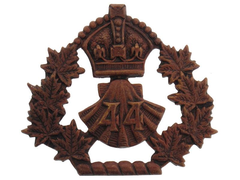 44_th_lincoln_and_welland_regiment_cap_badge,_c6020001