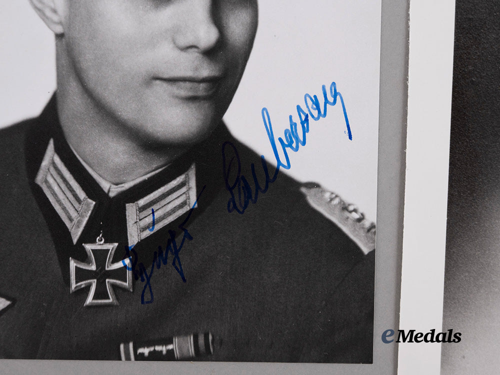 germany,_third_reich._a_lot_of_post-_war_signed_knight’s_cross_winner_photographs_e_medals__g62082_5
