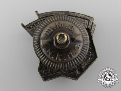 russia,_soviet_union._a_shock_worker_of_stalin's_labour_campaign_appeal_badge_c_0284_1