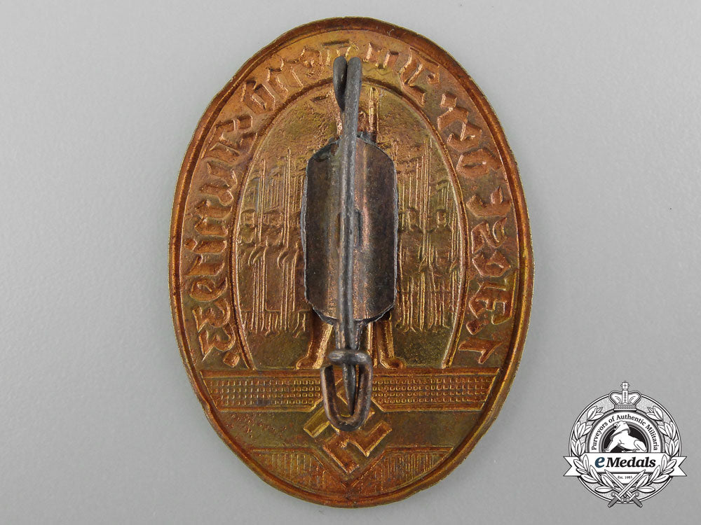 a19331_st_festival_of_youths_badge_c_0860