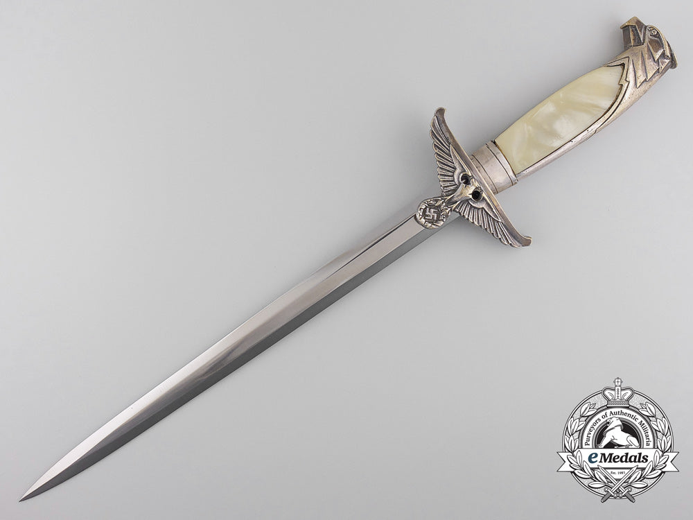 a_government_official's_dagger_by_alcoso(_coppel_alexander{_alcoso}_solingen)_c_0892