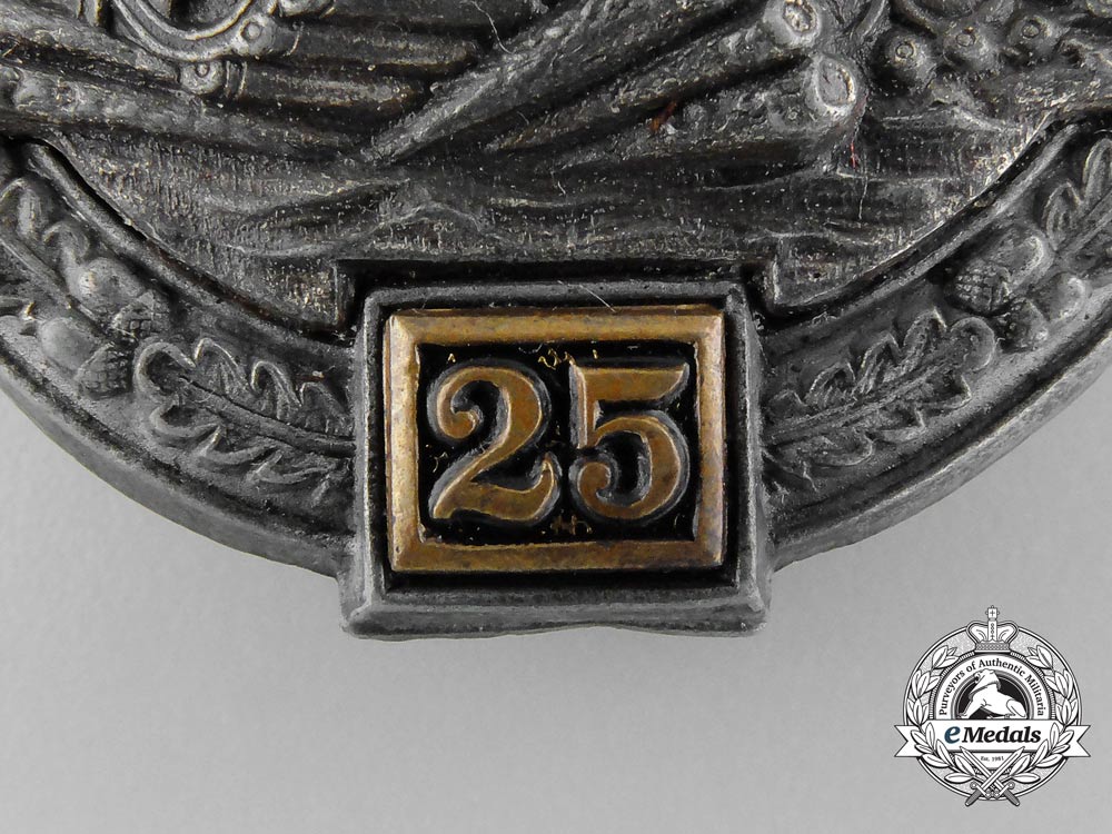 a_bronze_grade_tank_badge_by_gustav_brehmer;_special_grade25_c_0973