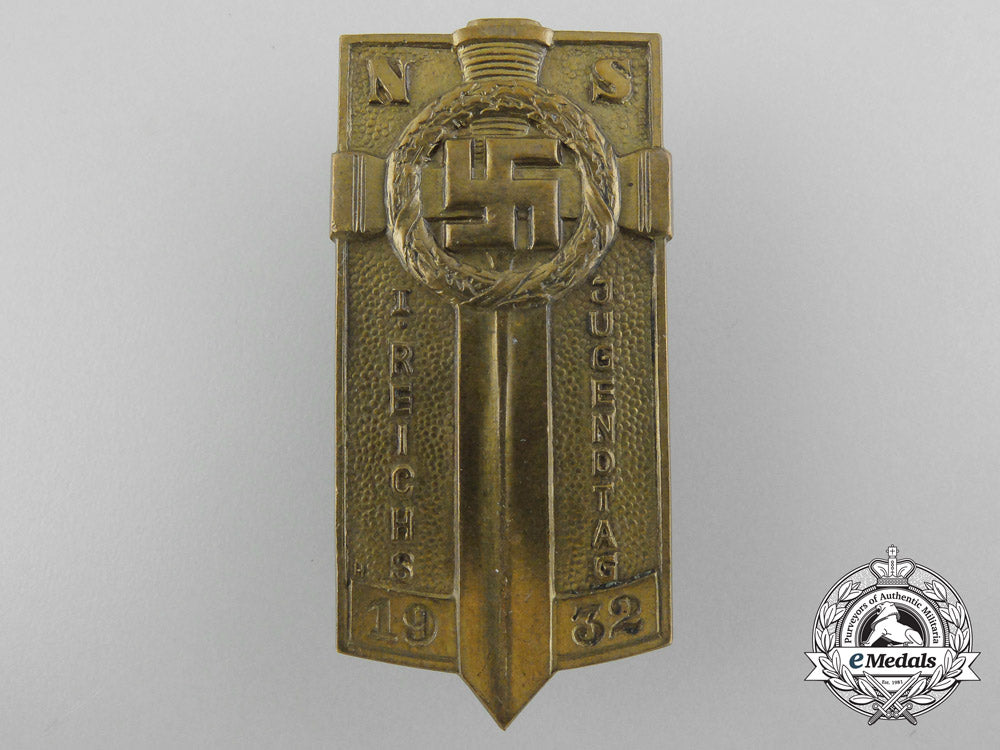 a1932_hj_celebration_badge_c_1540