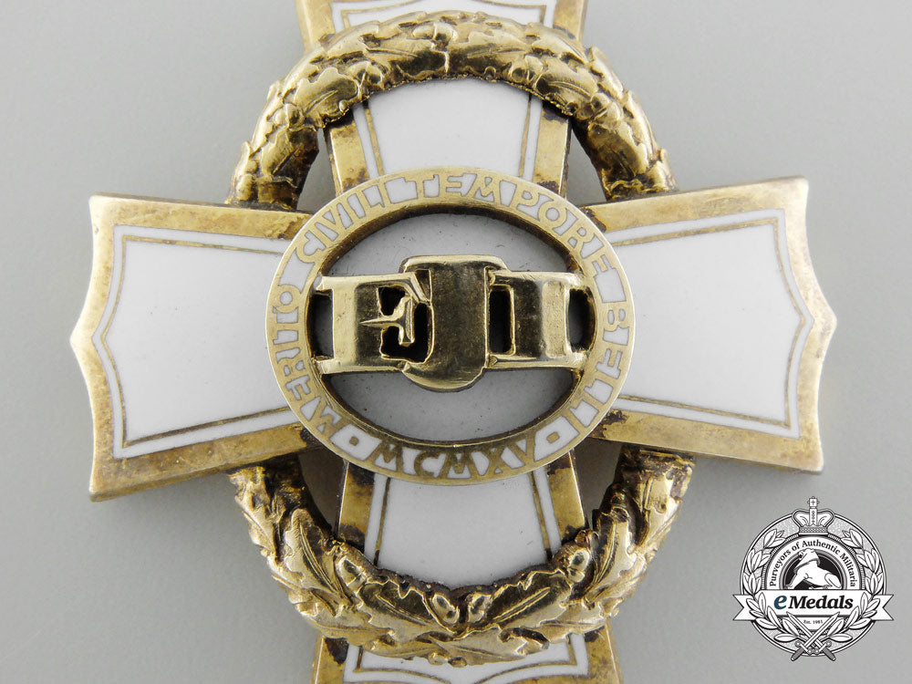an_austrian_war_cross_for_civil_merit,_second_class_by_rothe_c_1600