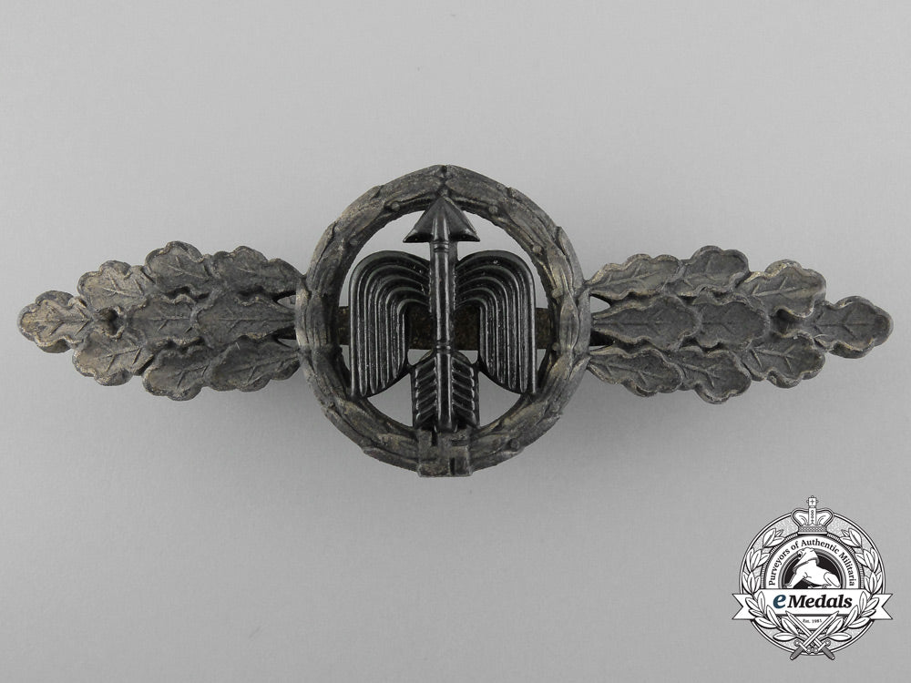 a_silver_grade_short-_range_luftwaffe_day_fighter_clasp_by_g.h._osang,_dresden_c_1677