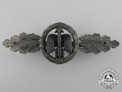 a_silver_grade_short-_range_luftwaffe_day_fighter_clasp_by_g.h._osang,_dresden_c_1677