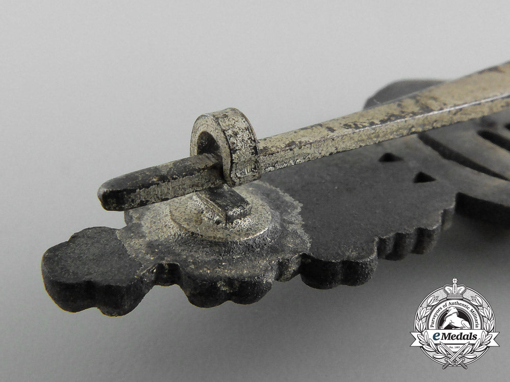 a_silver_grade_short-_range_luftwaffe_day_fighter_clasp_by_g.h._osang,_dresden_c_1682