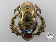 A Peruvian Deep Sea Diver Badge