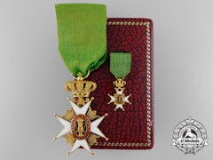 A Swedish Order Of Vasa In Gold With Case By C.f.carlman