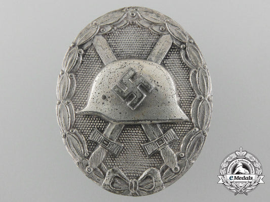 a_silver_grade_wound_badge;_unusual_maker_c_2187