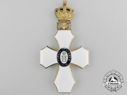 iceland._an_order_of_the_falcon,_type_i_with_royal_crown,_c.1930_c_2685_1_1_1_1_1_1