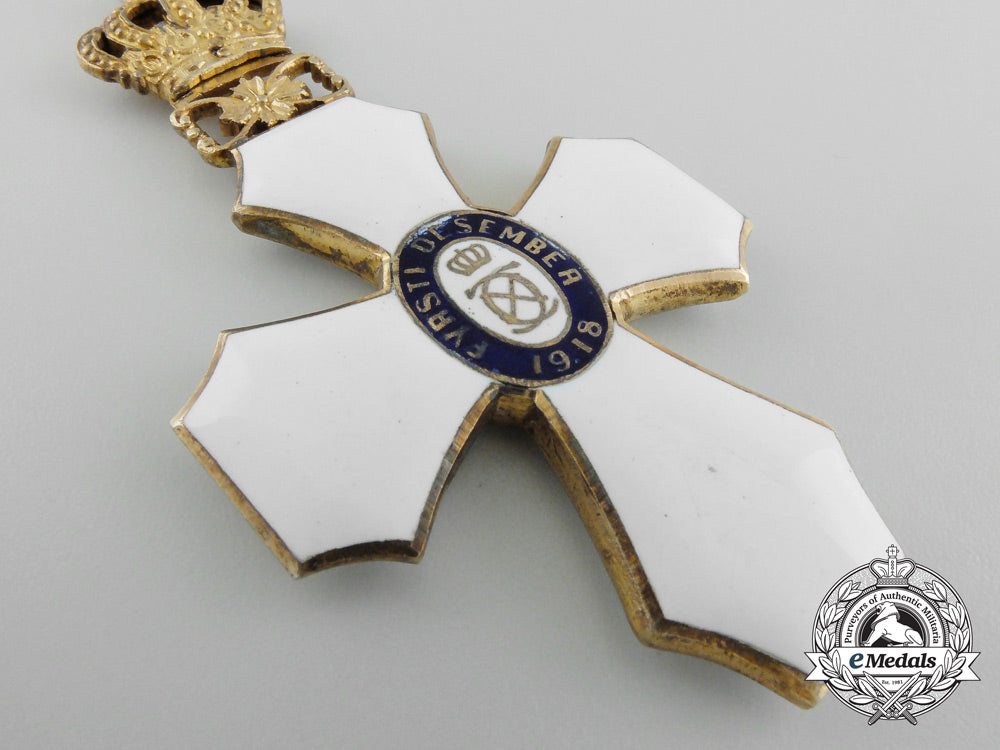 iceland._an_order_of_the_falcon,_type_i_with_royal_crown,_c.1930_c_2687_1_1_1_1_1_1