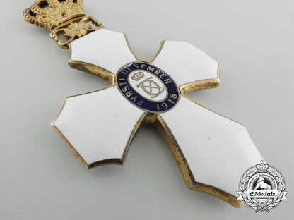 iceland._an_order_of_the_falcon,_type_i_with_royal_crown,_c.1930_c_2687_1_1_1_1_1_1