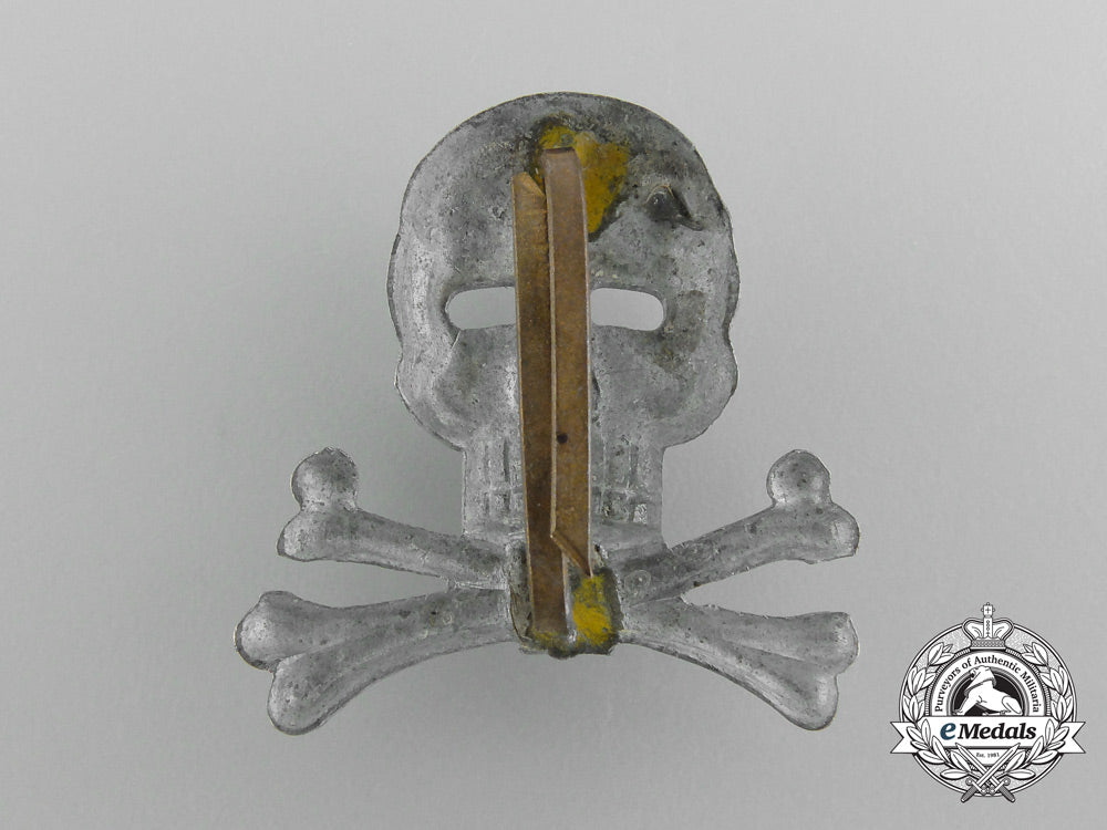 a_braunschweiger_totenkopf(_skull)_officer’s_cap_insignia_for_the_infantry_regiment_nr.92_or_hussars.17_c_3105