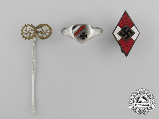 three_second_war_german_badges&_insignia_c_3112