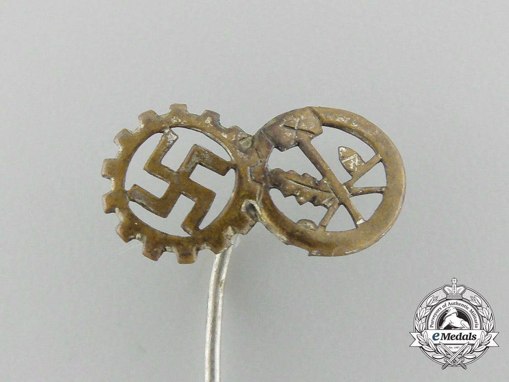 three_second_war_german_badges&_insignia_c_3114