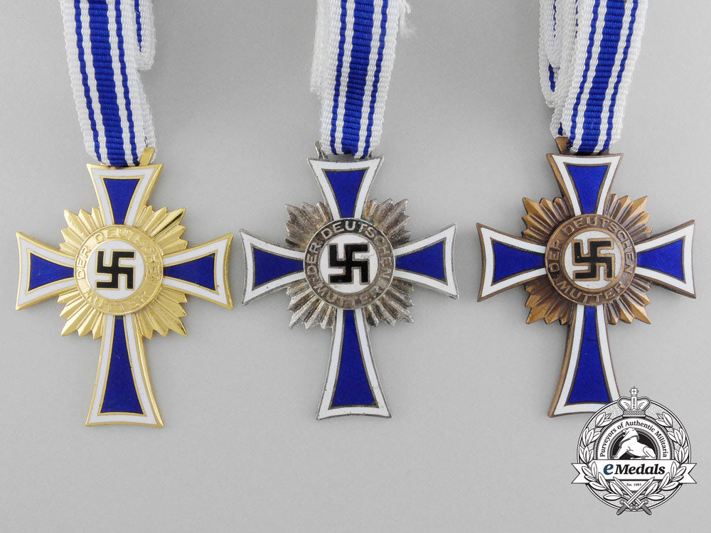 germany,_wehrmacht._three_crosses_of_honour_of_the_german_mother;_gold,_silver&_bronze_c_3287_1