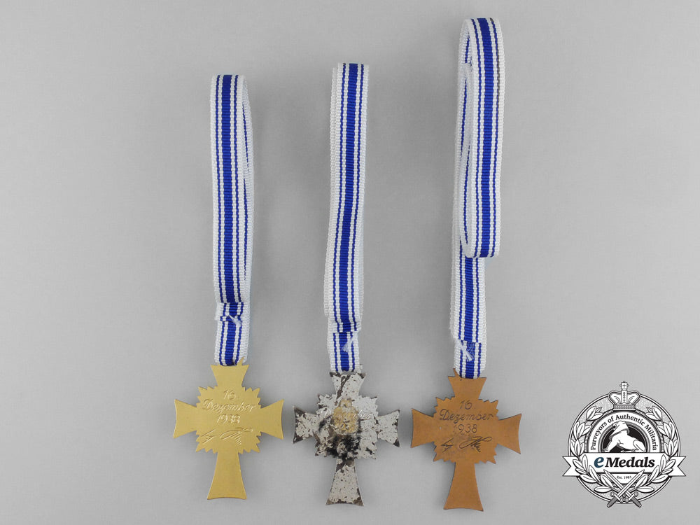 germany,_wehrmacht._three_crosses_of_honour_of_the_german_mother;_gold,_silver&_bronze_c_3289_1