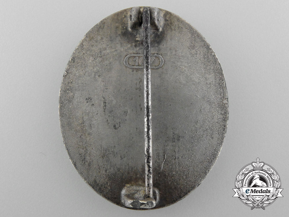 a_german_second_war_silver_grade_wound_badge_by_carl_wild_c_4148