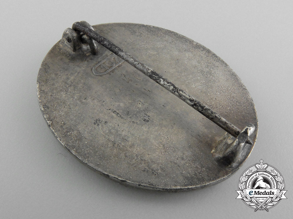 a_german_second_war_silver_grade_wound_badge_by_carl_wild_c_4149