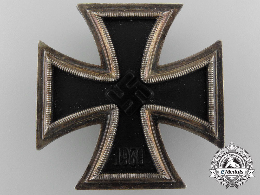 a_mint_iron_cross_first_class1939_with_case_c_4157_1
