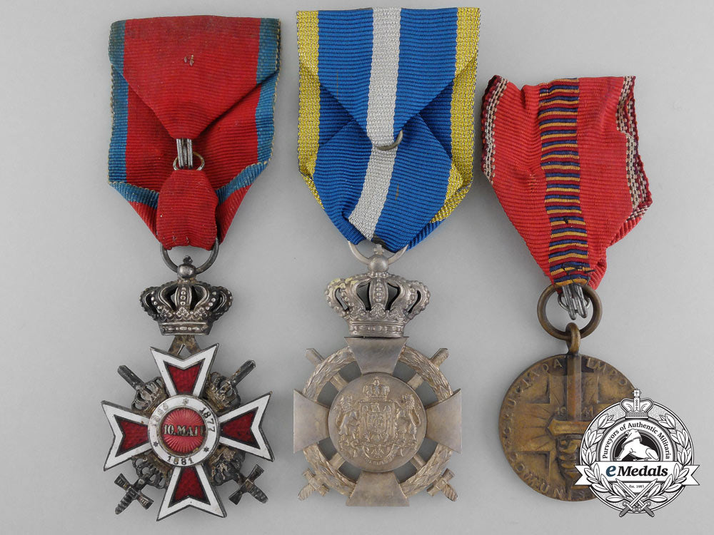 a_lot_of_three_romanian_orders_and_awards_c_4223