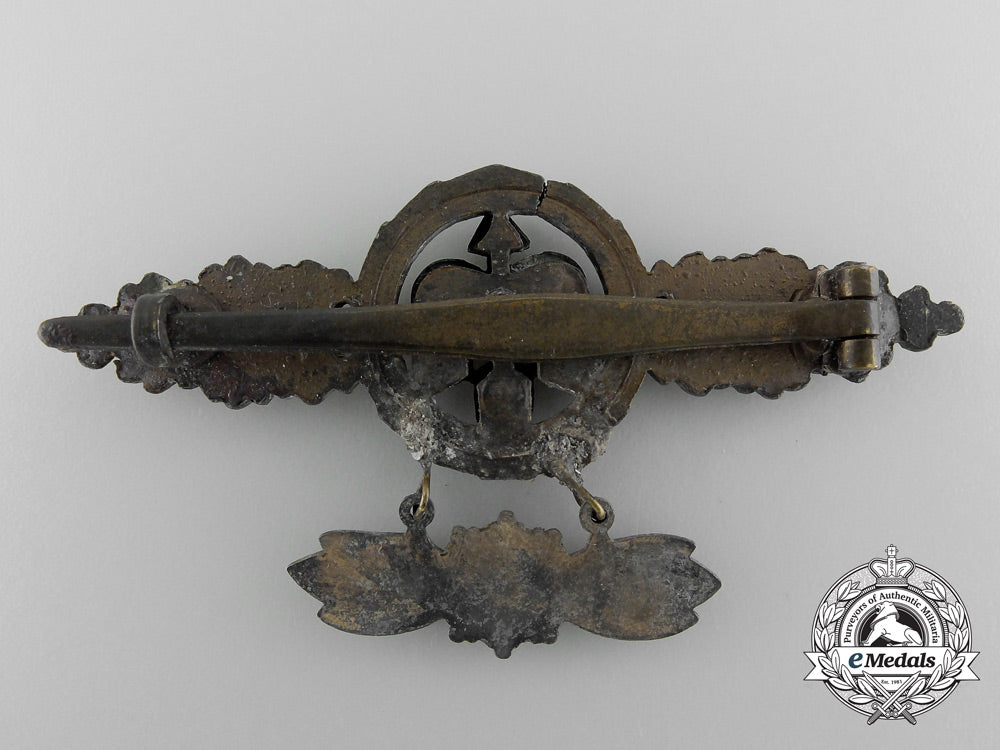 germany,_luftwaffe._a_squadron_clasp_for_figher_pilot's,_gold_grade,_by_rudolf_karneth_c_4511_1