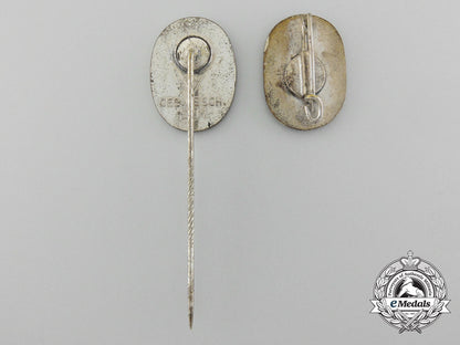 a_lot_of_two_reichsarbeitsdienst_badges_c_4800