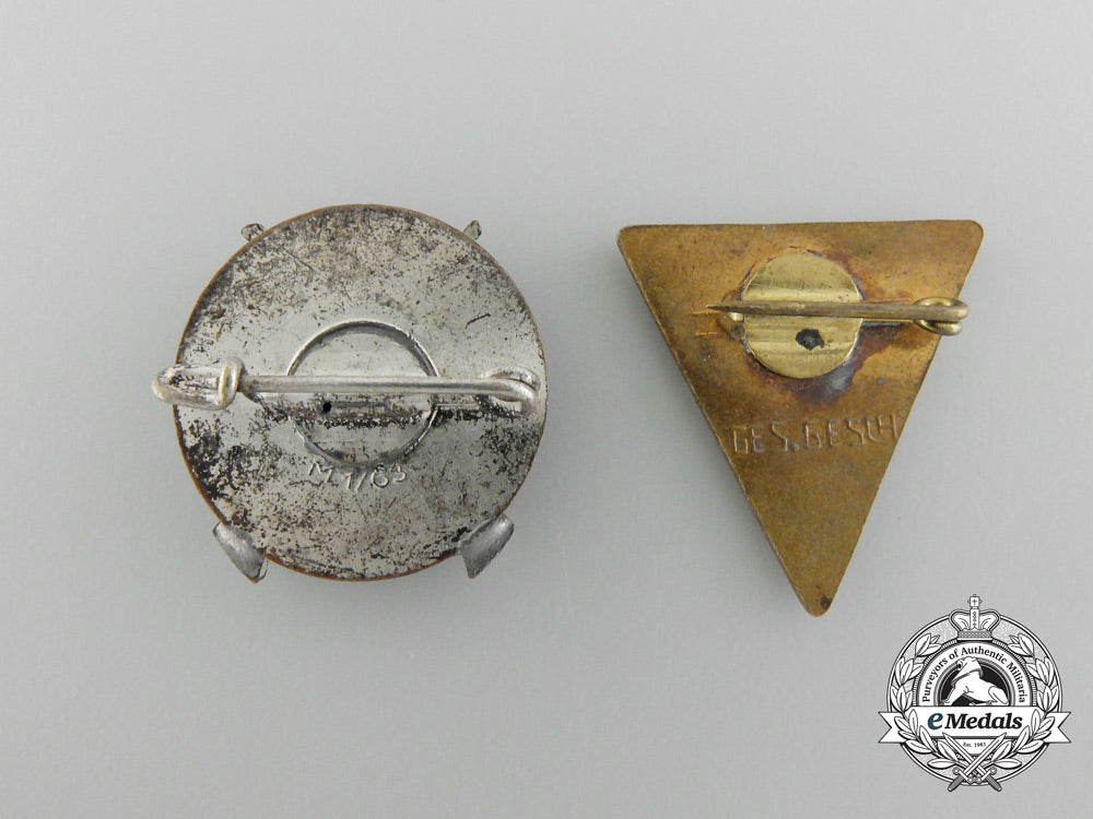 a_lot_of_two_german_civilian_badges_c_4821