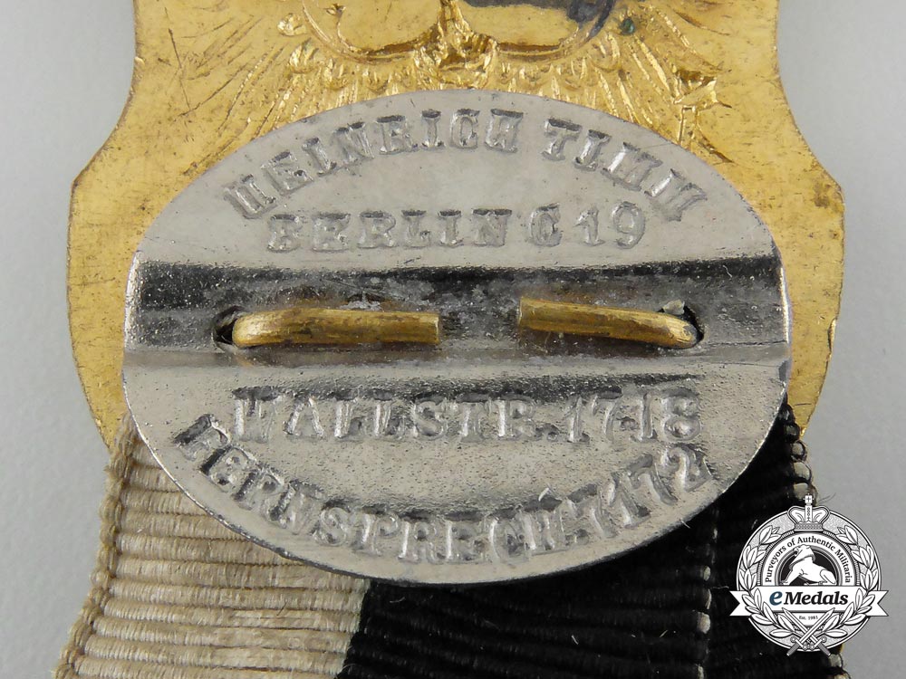 a_lot_of_seven_german_first_war_veteran’s_association_badges_c_4830_1