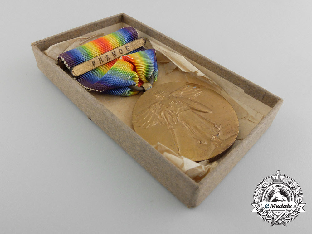 a_first_war_american_victory_medal_with_box_of_issue_c_4889_1
