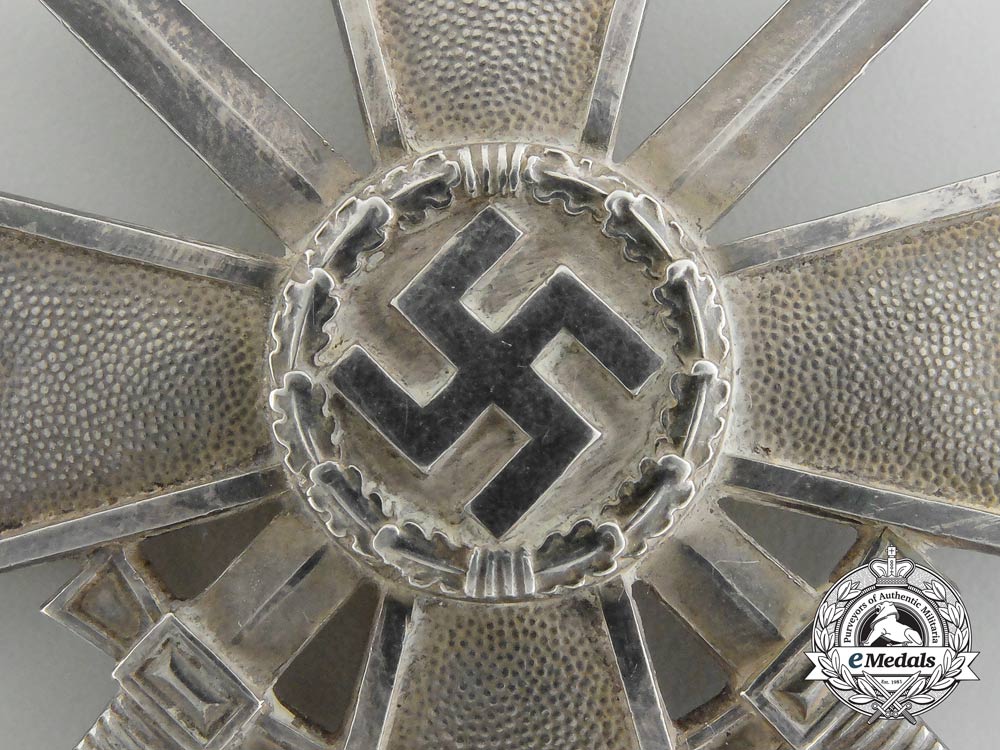 an_early_knight’s_cross_of_the_war_merit_cross_by_deschler_c_4904_1