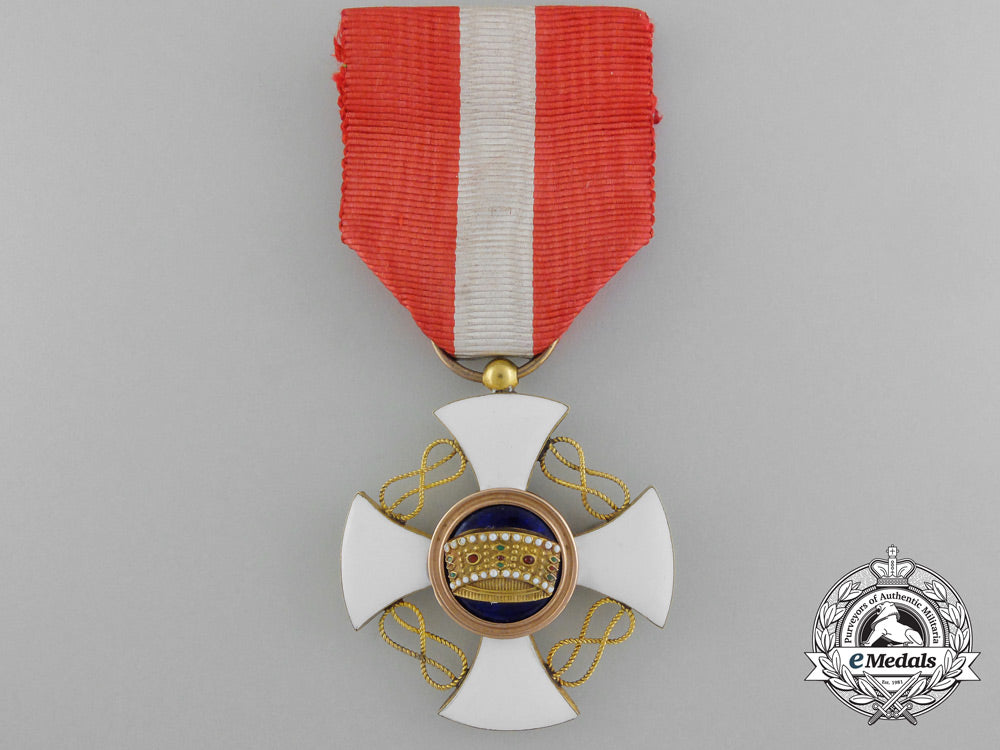 an_italian_order_of_the_crown;_knight's_cross_in_gold_c_5203