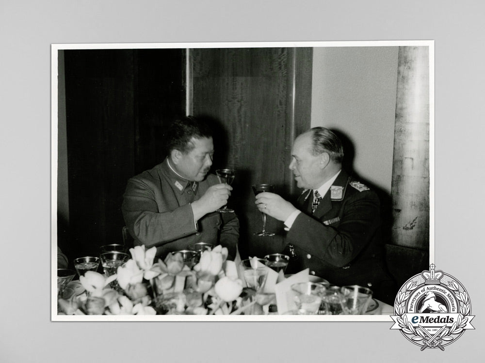 a_press_photo_of_generalfeldmarschall_albert_kesselring_with_japanese_officer_c_5713