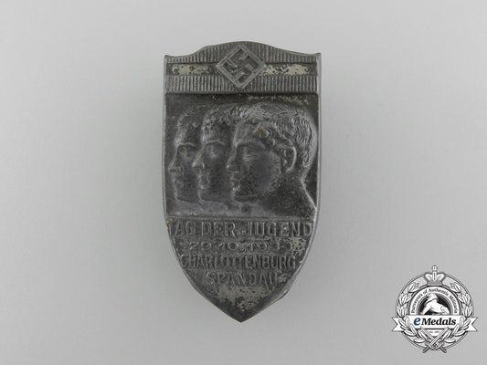a1933_district_charlottenburg-_spandau_day_of_youths_badge_c_5800