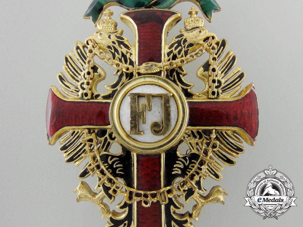 austria,_empire._an_order_of_franz_joseph,_officers_cross_with_war_decoration,_c.1916_c_6829_1