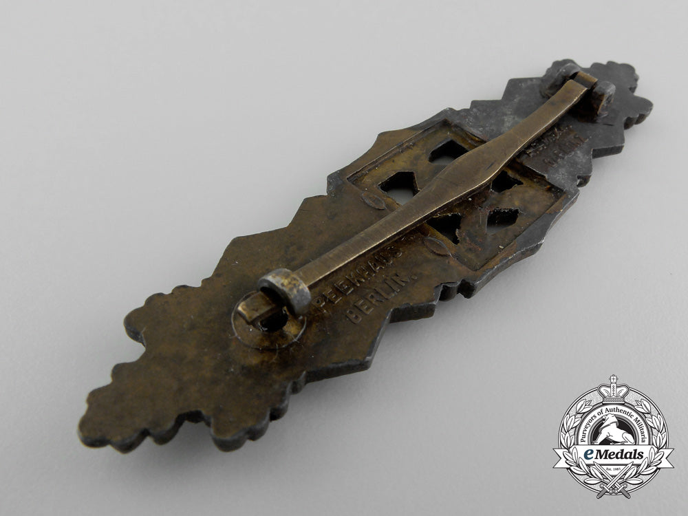 a_bronze_grade_close_combat_clasp_by_a.g.m.u.k._c_7063
