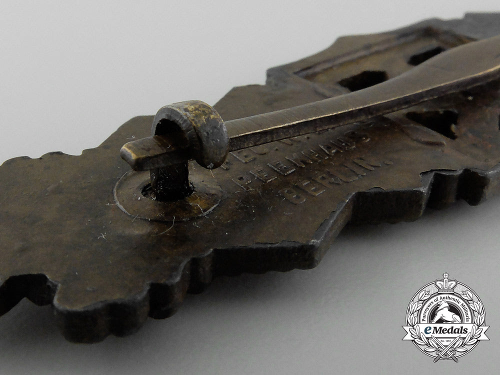 a_bronze_grade_close_combat_clasp_by_a.g.m.u.k._c_7064