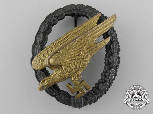 a_luftwaffe_fallschirmjäger_badge_by_berg&_nolte,_lüdenscheid_c_7359